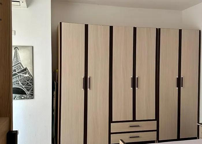 아파트 Coastal Bliss Retreat Durrës